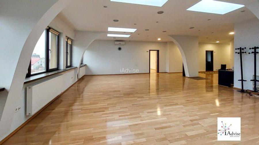 Cladire de Birouri de Vanzare-2000 mp - 9