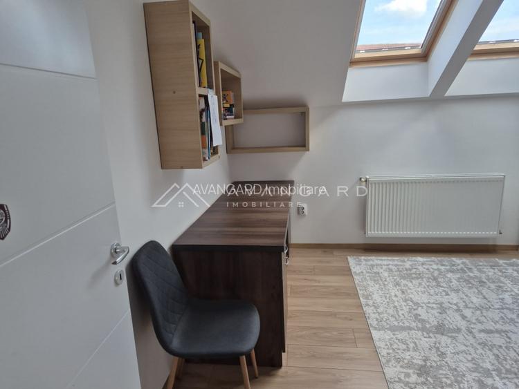 Apartament 4 camere , 3 bai, 2 balcoane, parcare - 15
