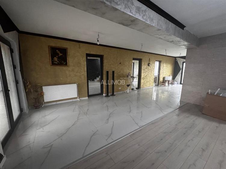 Casa 7 camere in Manesti. - 2