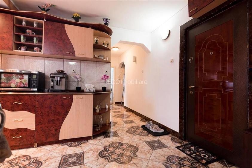 RECO Apartament 3 camere, Decomandat, zona Nufarul, etaj 8din 9, 2 balcoane inch - 10