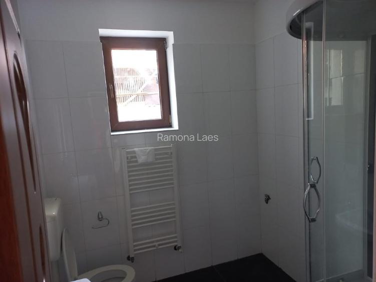 Casa solida, moderna si luminoasa; liniste totala in natura! - 8