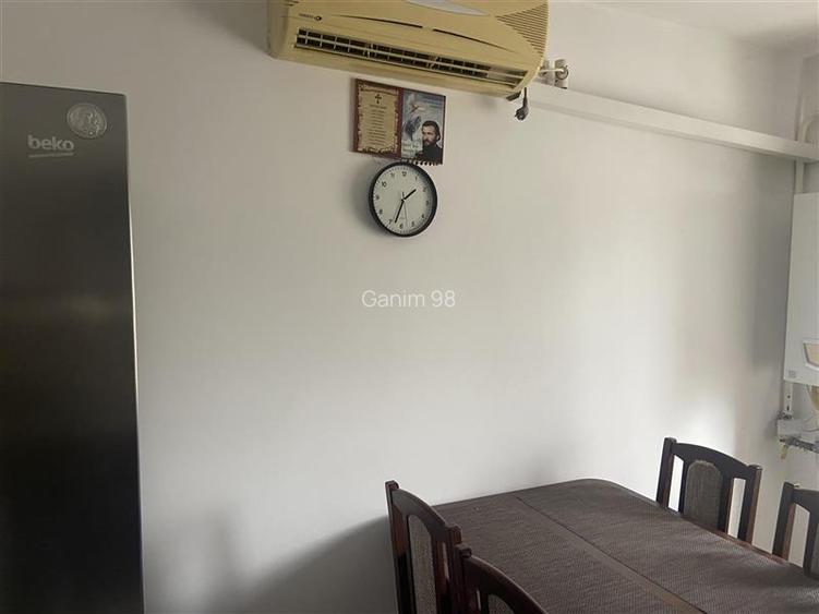 Apartament 4 camere , zona Piata Moldovei -Scoala nr 2 , decomandat 80 mp , imbu - 6
