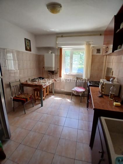 Delfinariu-Unirii! 3camere. dec. comf 0, 2 gs. - 5