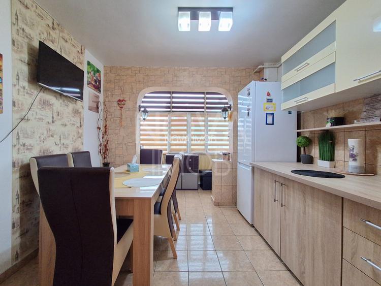 Apartament de inchiriat 3 camere etajul 4, cu lift,  Zona Vasile Aaron  - 7