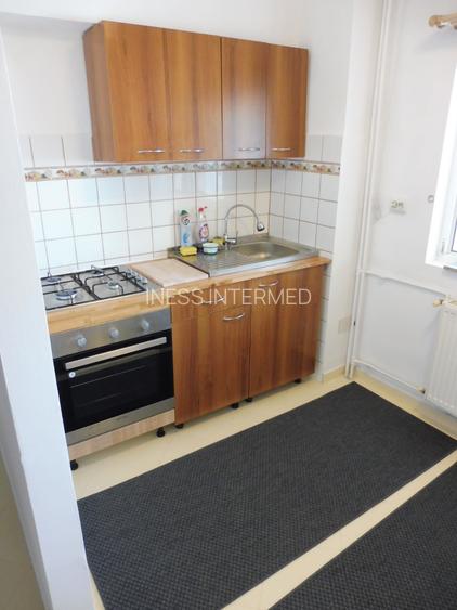 ROMANA, LANGA METROU, AP 2 CAM , BLOC 1992, MOBILAT SI UTILAT COMPLET - 10