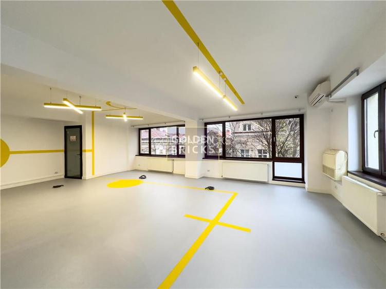 Piata Unirii | Cladire moderna | Versatila | Curte - 10