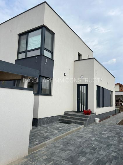 VILA PREMIUM-Dumbravita langa Sala Polivalenta pret 689.000 euro - 2