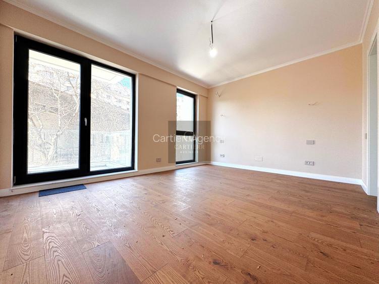 4 CAMERE + PARCARE( 2 AUTO)| PALATUL PARLAMENTULUI | COMISION 0 - 13