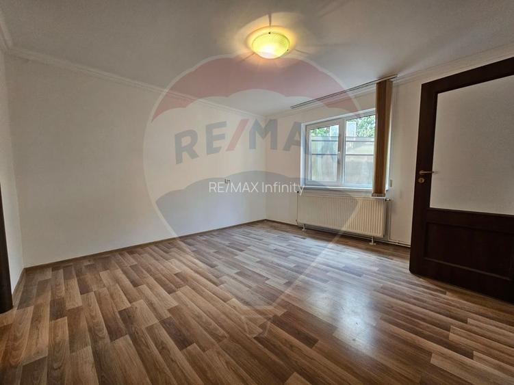 Casă / Vilă cu 4 camere de închiriat în zona Andrei Muresanu - 15