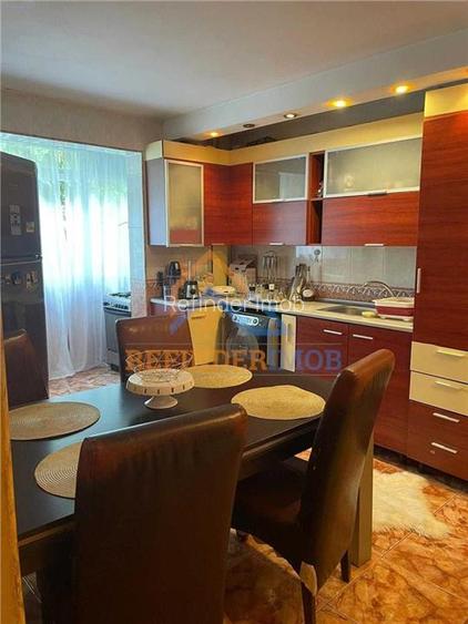 Vanzare apartament 2 camere etaj 2 zona Margeanului - Barnova - 4