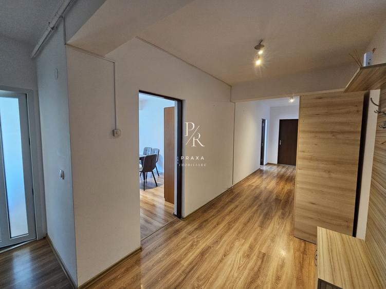 Spatiu de inchiriat, 90 mp cu terasa de 20 mp, Str Eroilor, Floresti!
