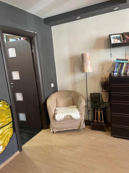 Locuință elegantă cu curte amenajată – parter + etaj, în spatele Pieței Delfinul