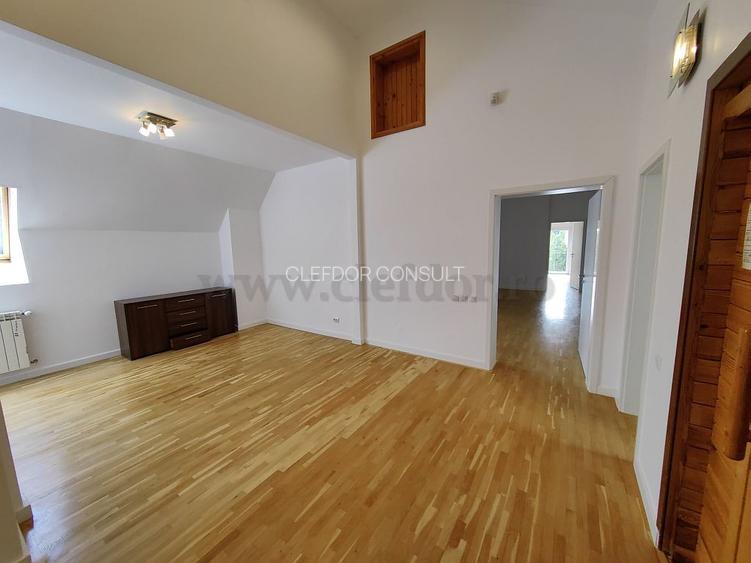 Vilă cu piscina langa British School - 17