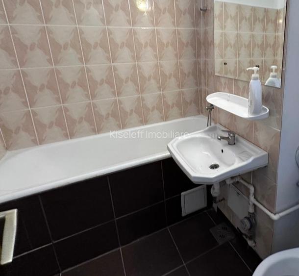 De vânzare apartament de 3 camere decomandate lângă parc. - 4
