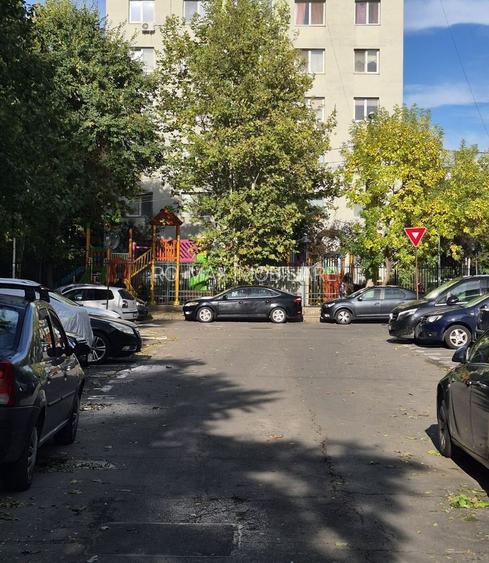 Ap decomandat 4 camere , 2 bai si 2 balcoane-zona Colentina bloc 1986 - 26