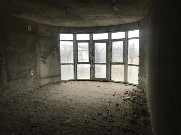 Casa de vanzare in Golesti, parter si etaj , 220 mp construiti , teren 916mp, la - 4