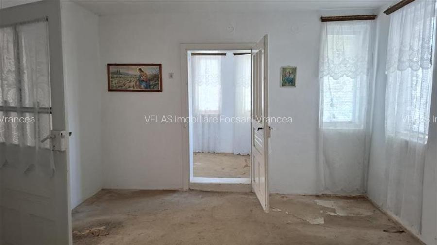 Casa com.Maicanesti, cu 3118 mp teren intravilan - 16