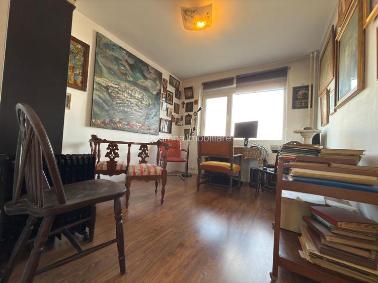 4 camere in blocul Scriitorilor, Piata Constitutiei, str. Apolodor nr. 13-15 - 4