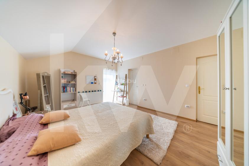 Vila cu 5 dormitoare si gradina generoasa, perfecta pentru familia ta! - 44