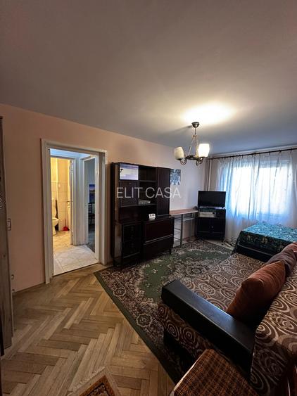 Apartament cu 2 camere, etaj 2/4, zona Podu Ros - 3