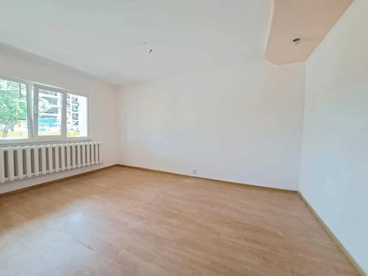 Apartament cu o camera decomandat, zona Frumoasa