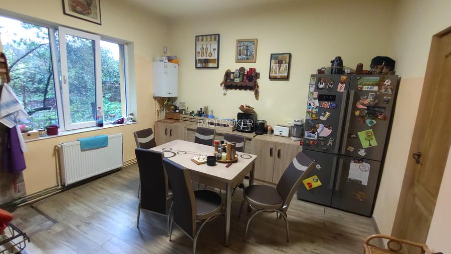 Vand apartament 3 camere in vila, cartierul Dambul Rotund - 12