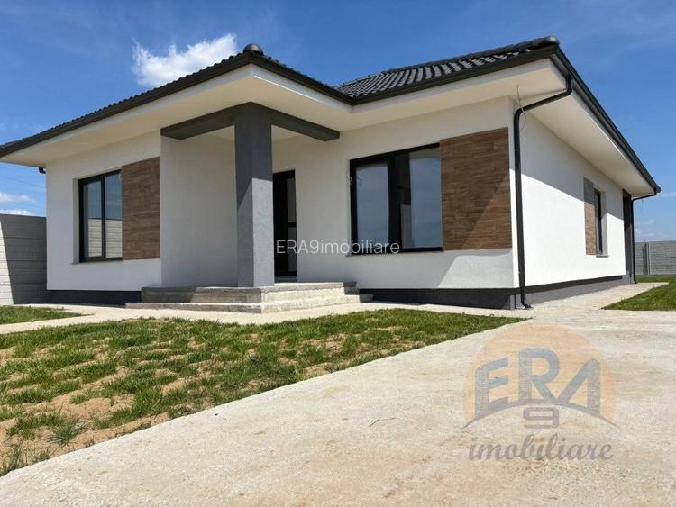 Casa | 4 camere | 553mp | Sistem Fotovoltaic 5kw - Santandrei  - 2