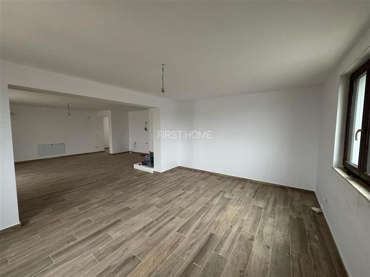 Vila deosebita Parter + Mansarda de vanzare in Odobesti - 17