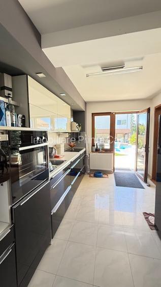 VILA P+E (2008) superba cu piscina si barbeque! - 11