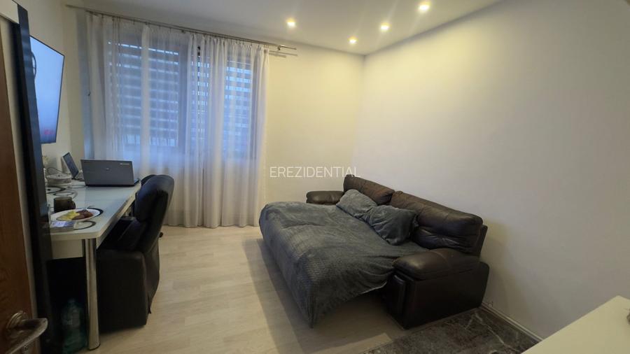 Apartament - 5 camere - decomandat - 6