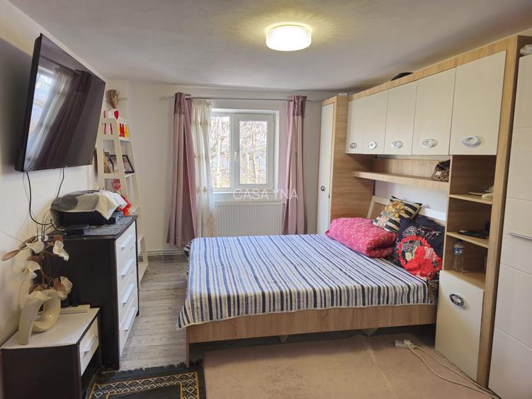 Casa cu 818mp teren si garaj 87 mp la strada ! - 2