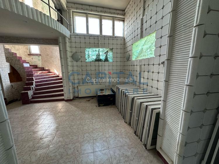 Apartament la casa, zona Timisorii, necesita compartimentare, terasa de 30 mp - 10