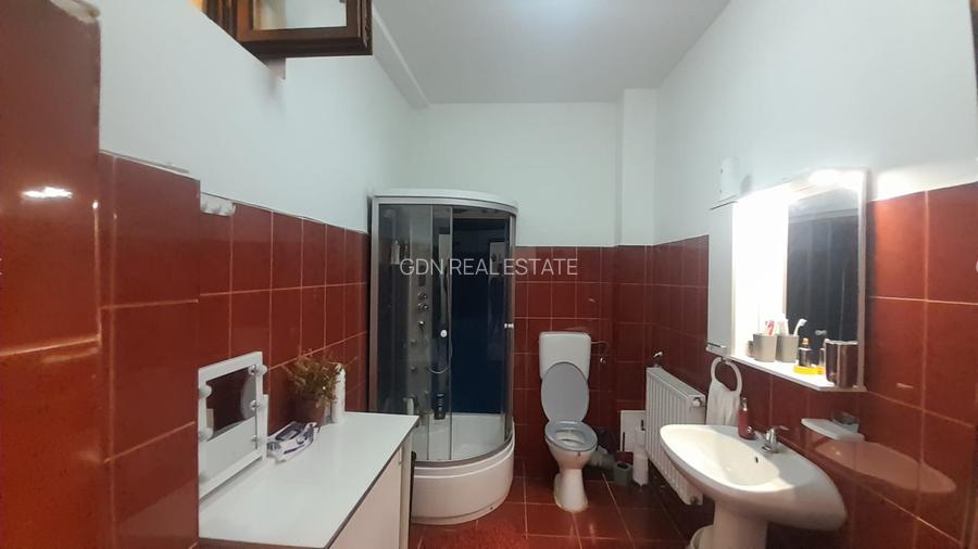 Apartament la casa cu 2 camere, suprafata utila 64 mp, zona centrala - 12