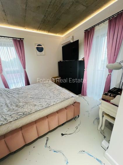 Vila de v&acirc;nzare &icirc;n Palazu Mare - 16