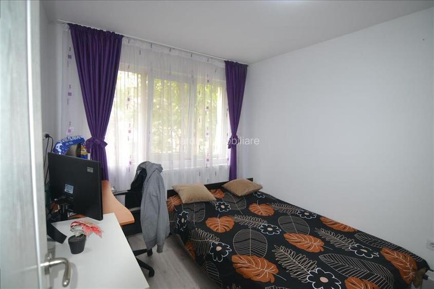 Exclusiv ! Apartament 2 camere Tractorul etajul 1 - 13