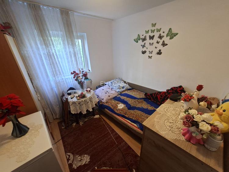 Apartament cu 3 camere, etajul 2/4, zona Dacia - 4