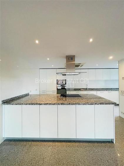 INCHIRIERE APARTAMENT 4 CAMERE DOUA LOCURI PARCARE ZONA KISELEFF SECTOR 1 - 3