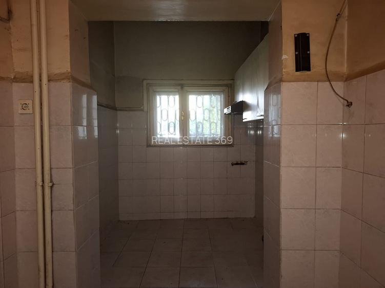 URGENT!, TEREN IN PROPRIETAE, RENOVATA IN 1996, NEGOCIABIL - 12