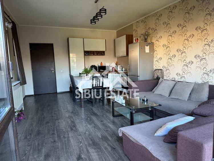 Casa moderna, 5 camere 350, mp teren terasa cu zona gratar si pivnita - 4
