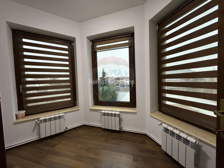 Casă / Vilă cu 7 camere de vânzare în Ovidiu Sud Constanta - 17