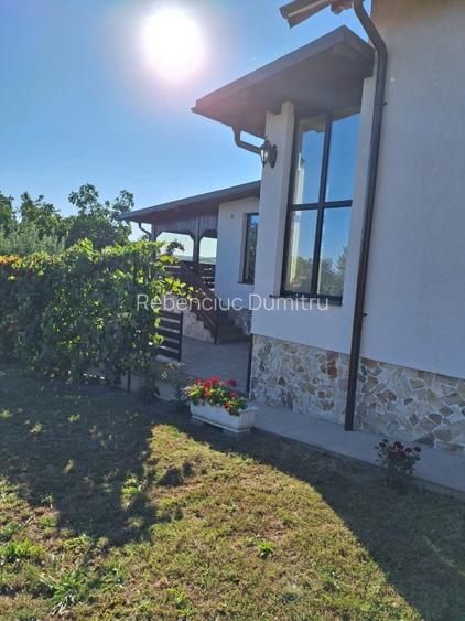 Vand casa spatioasa cu livada si teren generos (7200 mp) in Catamaresti-Deal - 5