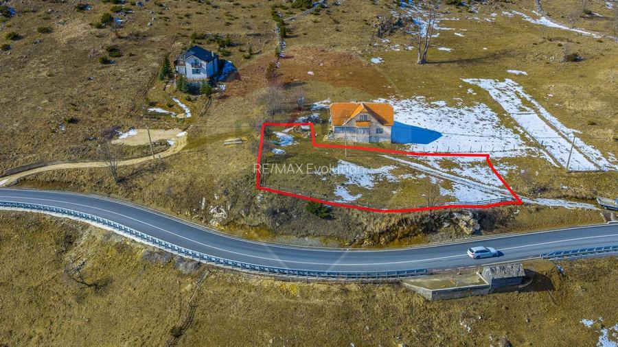 Teren intravilan CU PRIVELISTE DE POVESTE- Fundata- Romania - 3