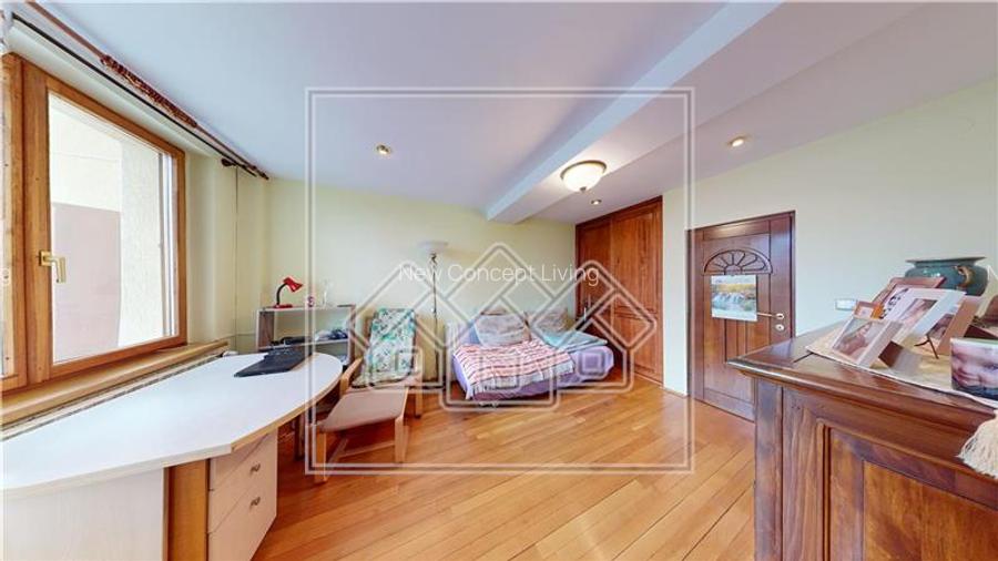 Casa individuala de vanzare - 7 camere, 278 mp utili - Strand - 13