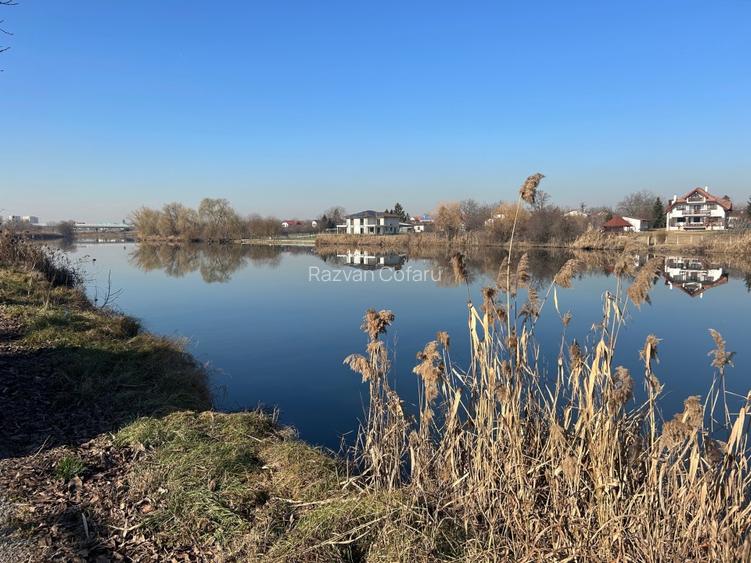 Teren de vanzare pe malul lacului in Stefanestii de Jos - 8