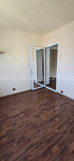 Apartament 3 camere - Navodari - 65.000 euro (Cod E12) - 4