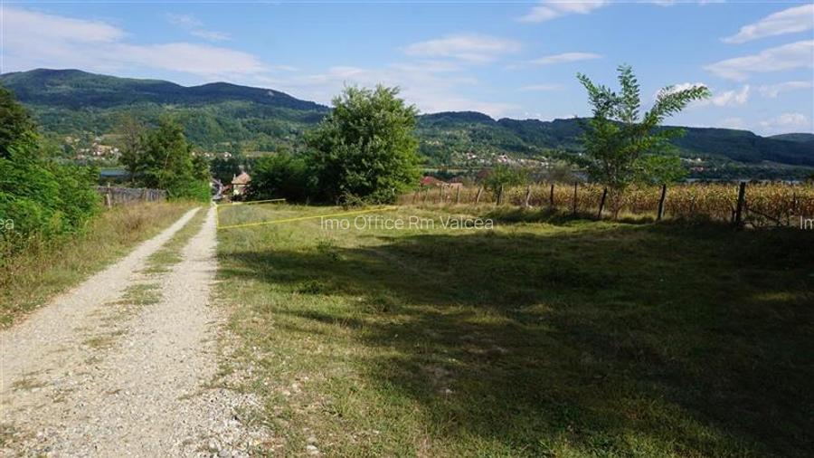 TEREN IDEAL PENTRU A-FRAME SAU UN CONTAINER MODERN - 4