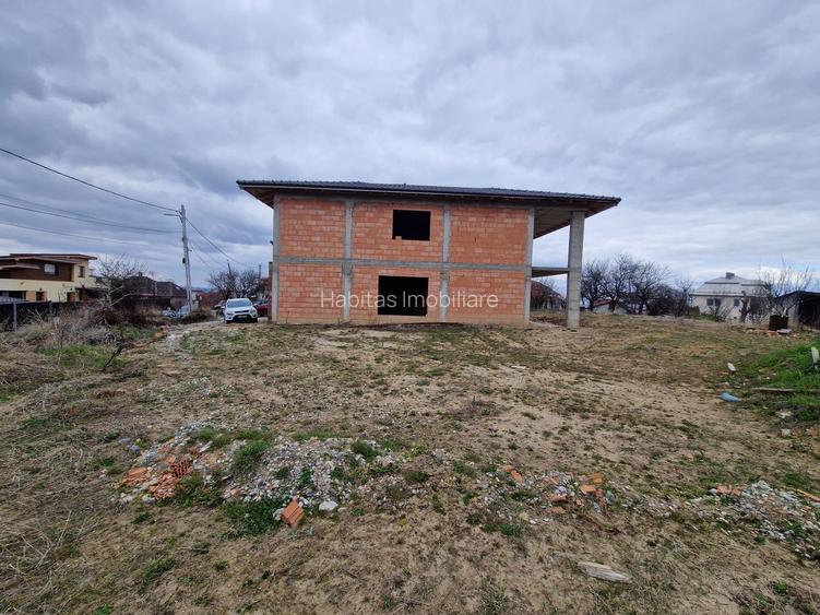 Casa individuala (semicolectiva) 172 mp utili, teren 765 mp Feleacu - 48