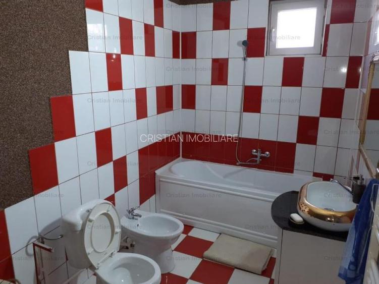 1100mp util IMENSA VILA P+1+M+ 2 spatii comerciale, zona Centrala - 26