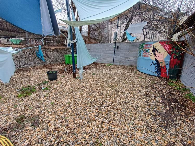 Dacia vila  utilata  pentr restaurant parter etaj curte  terasa 400`mp - 4