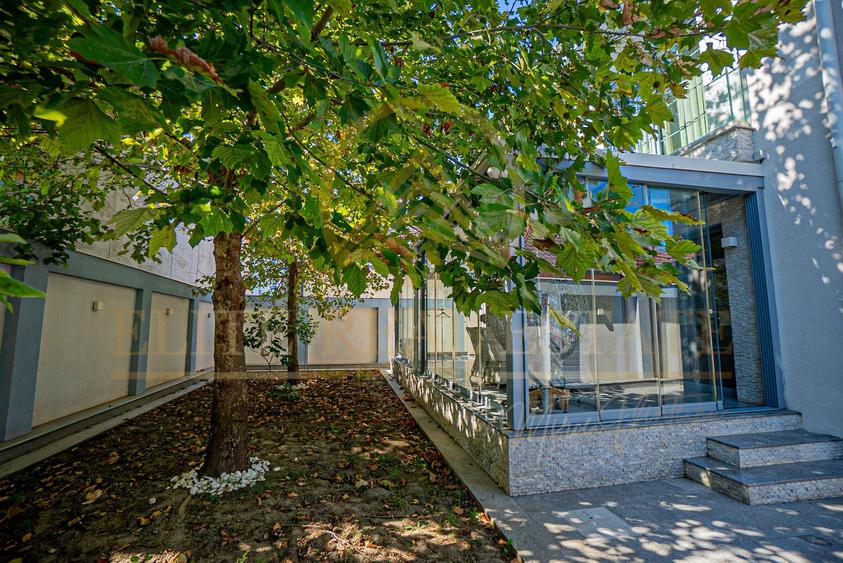 Mamaia Sat - Casă ultra-modernă de lux – 5 camere, 4 dormitoare.